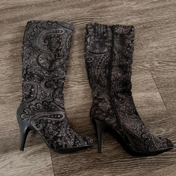 Early 2000s Black Paisley Tapestry Knee-High Boots - Picture 6 of 9